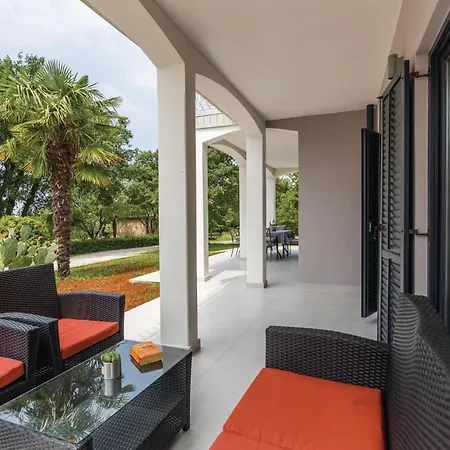 3 Bedroom Gorgeous In *